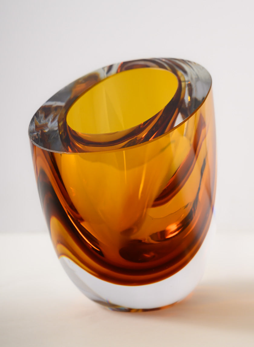 5in Tall Norvege Clear and Amber Glow Hand blown Artiste Glass Vase Decor Jamaligarden