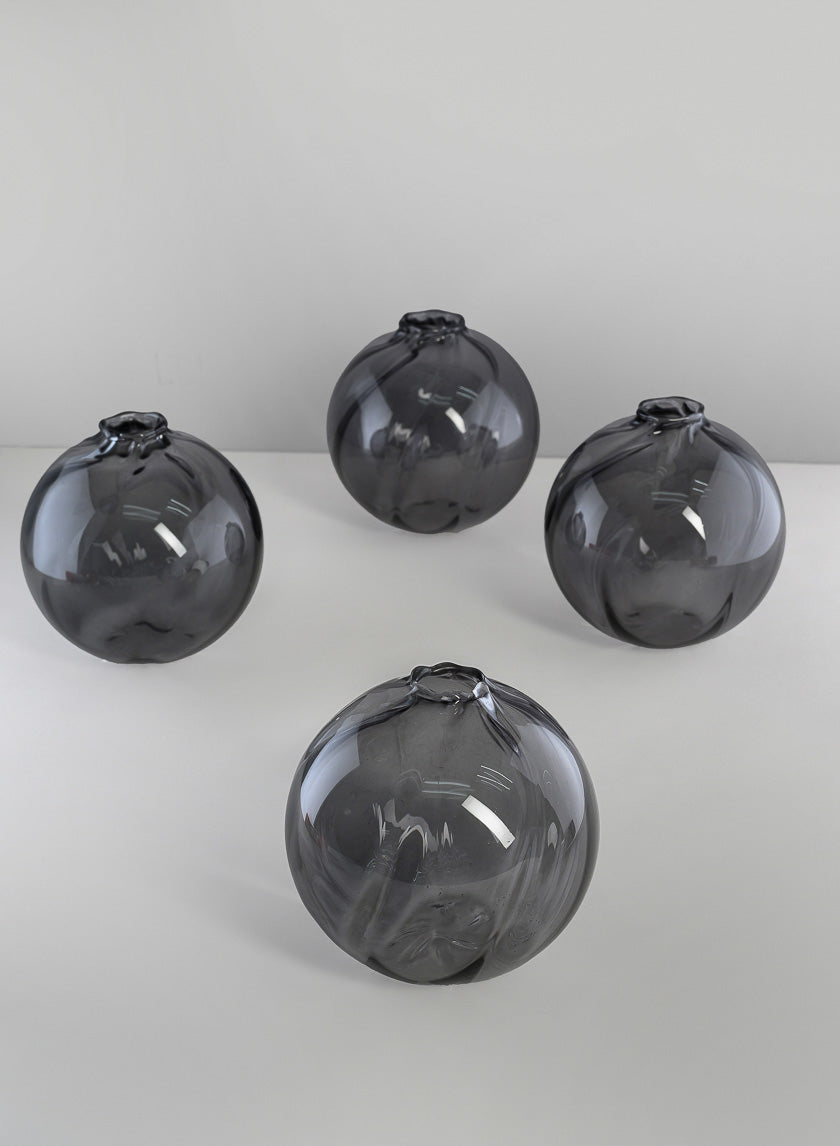 4in Wide Veroce Smoke Ball Glass Vase, Mini Decor Jamaligarden