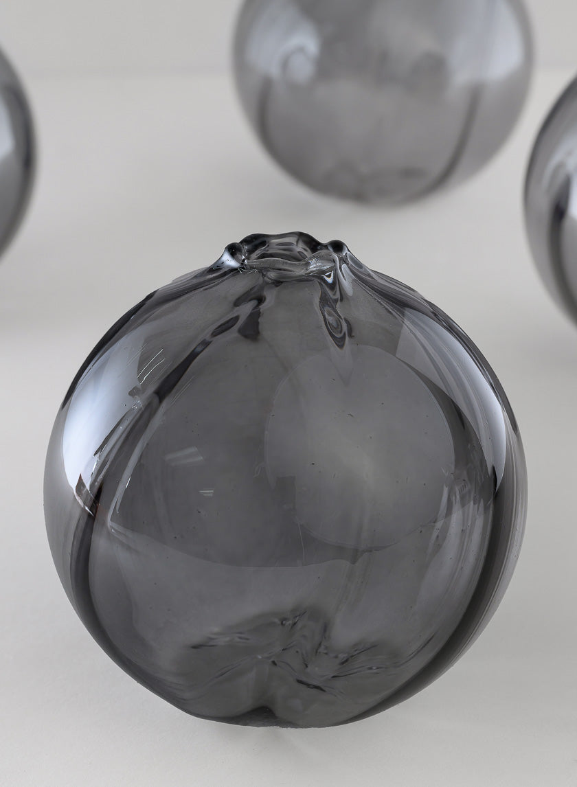 4in Wide Veroce Smoke Ball Glass Vase, Mini Decor Jamaligarden