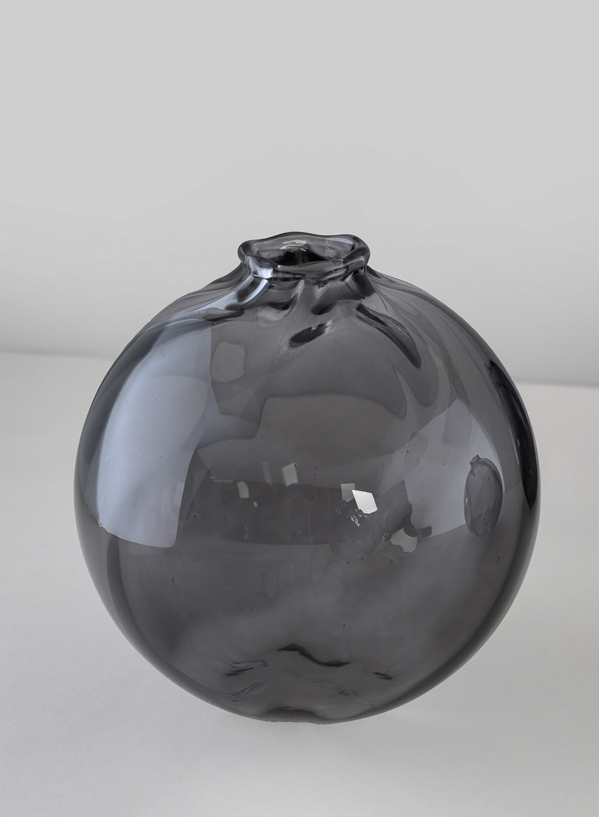 4in Wide Veroce Smoke Ball Glass Vase, Mini Decor Jamaligarden