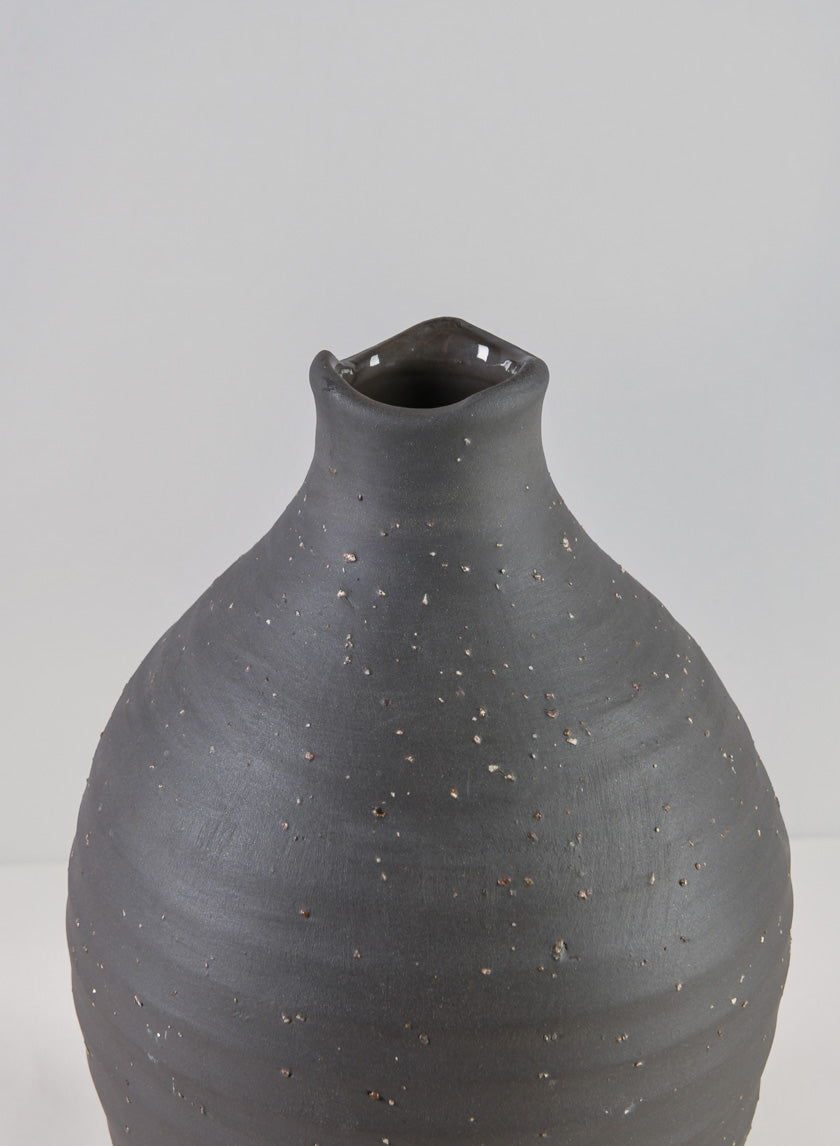 9in Tall Imari Aged Black Artisan Vase Decor Jamaligarden